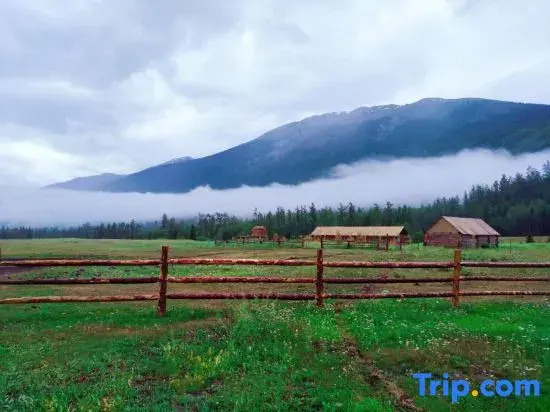 Kanas with mountain valley boutique inn