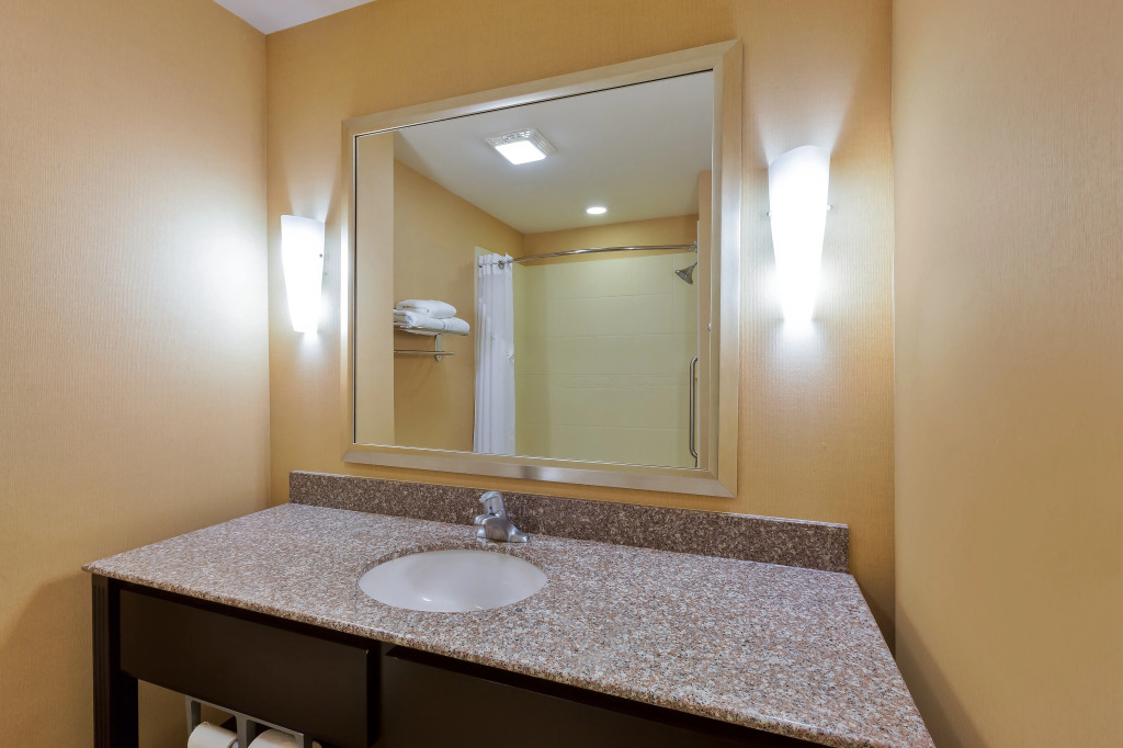 Holiday Inn Express and Suites Alpine by IHG