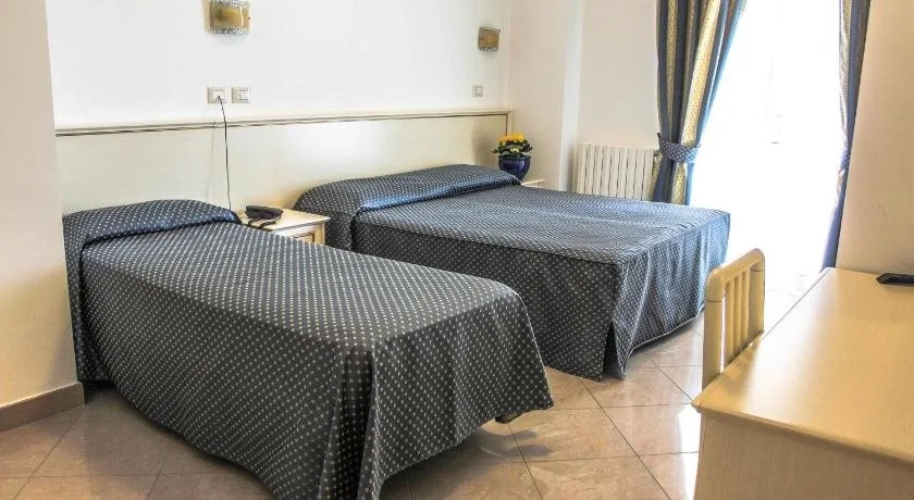 Hotel Holiday