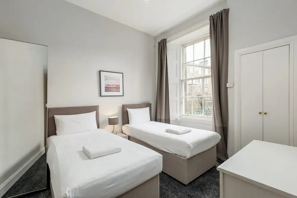 Destination Edinburgh Apartments- Southside Apartments