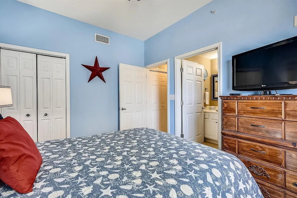 Tidewater Resort 2918-1 Bedroom/1Bath+Bunks. Corner Balcony, Great View! Updated & Clean! 1 Condo by RedAwning