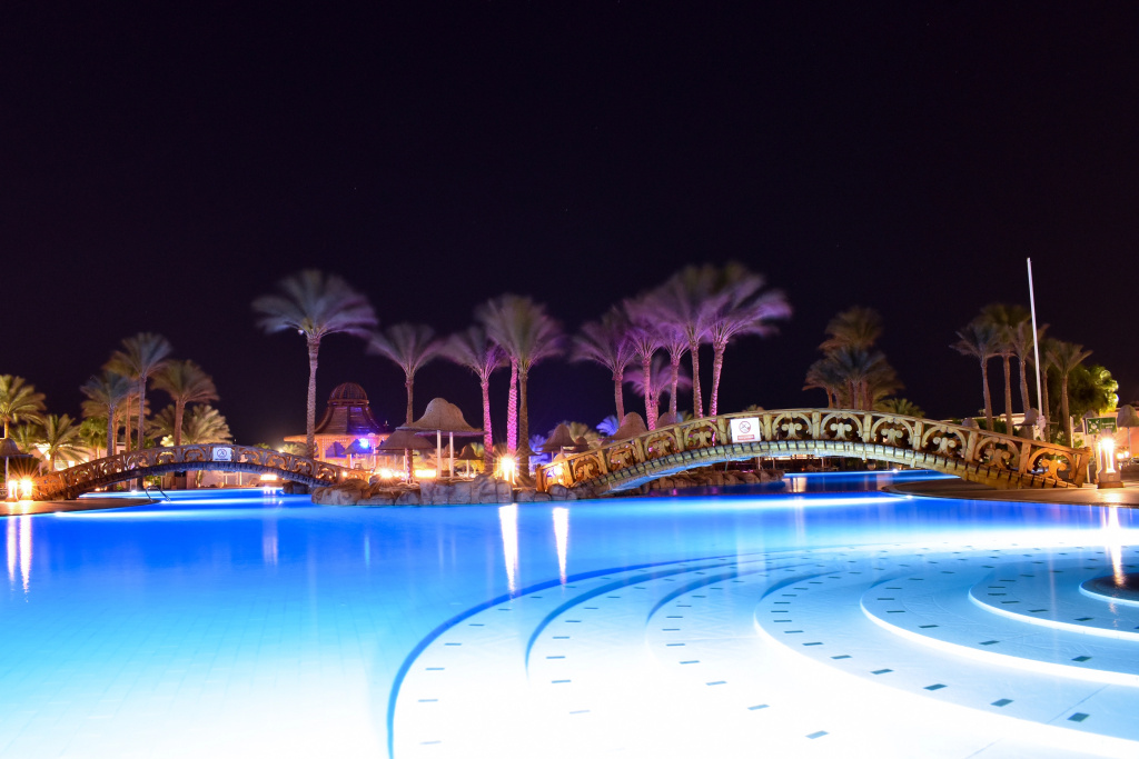 Отель Parrotel Beach Resort