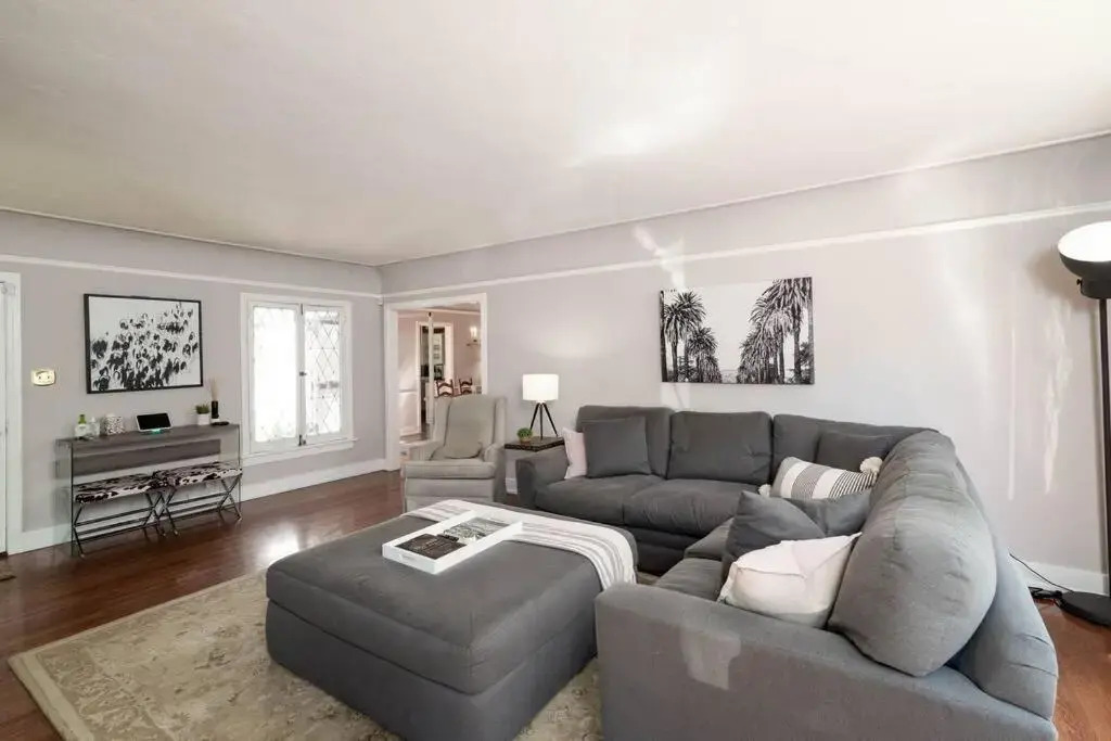 Hollywood - King Beds - Large Patio