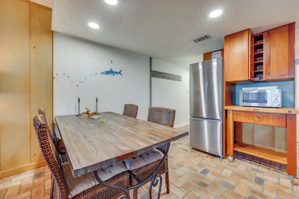 River-view Condo w/ Boat Slip in Welaka!