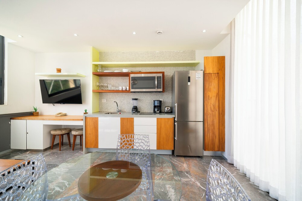 2 BR Condo - Rooftop w Ocean View Joya 3