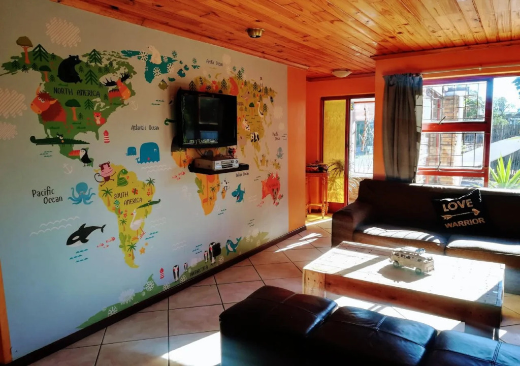 Saltycrax Backpackers and Surf Hostel