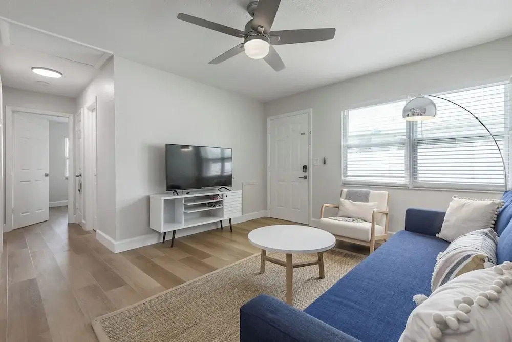 Updated Waterfront Condo in Apollo Beach 1572