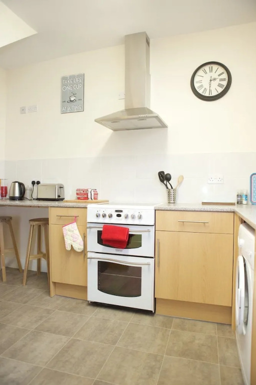 152-154 Bath Road