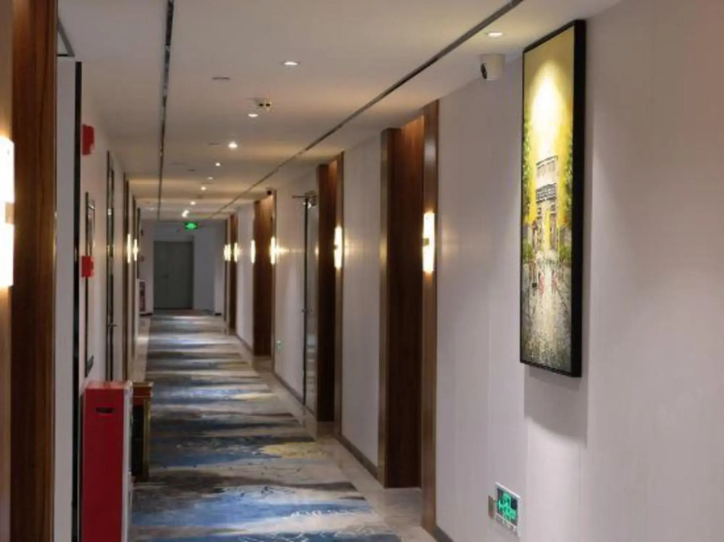 Wanting Hotel (Guangzhou Baiyun Railway Station Xinshi Baixin Plaza)