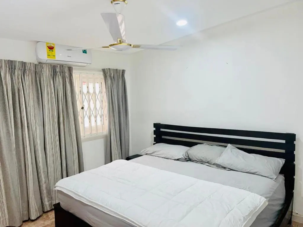 Private 3 Bedroom Home in Gated Community B's Guest House