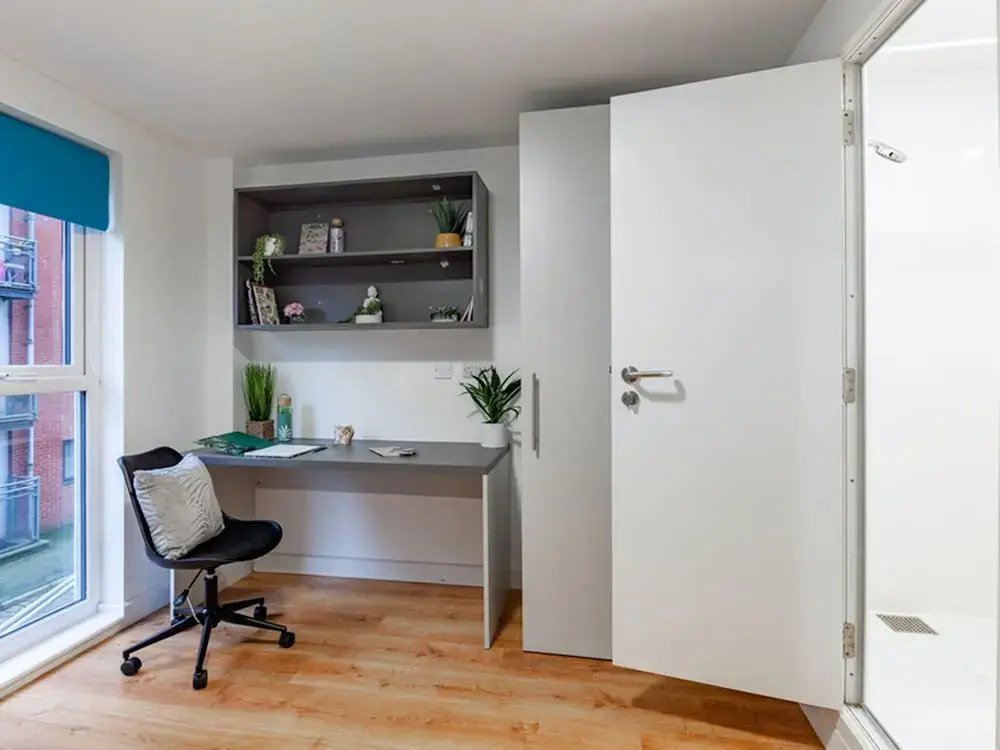 Rooms & Studios for STUDENTS Only BOLTON