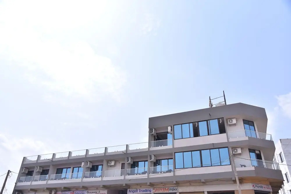 Hotel Savera Inn