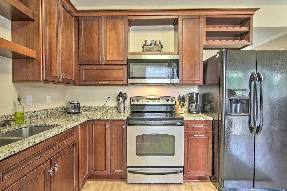 Pool Access & Deck: Bethany Beach Gem
