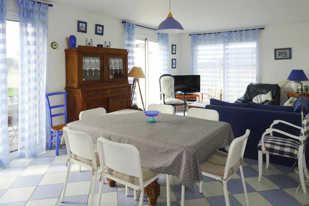 Holiday Home in Le Guilvinec Near Sandy Beach
