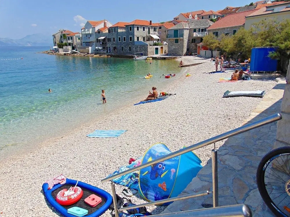 Fran - 20m From the sea - A1