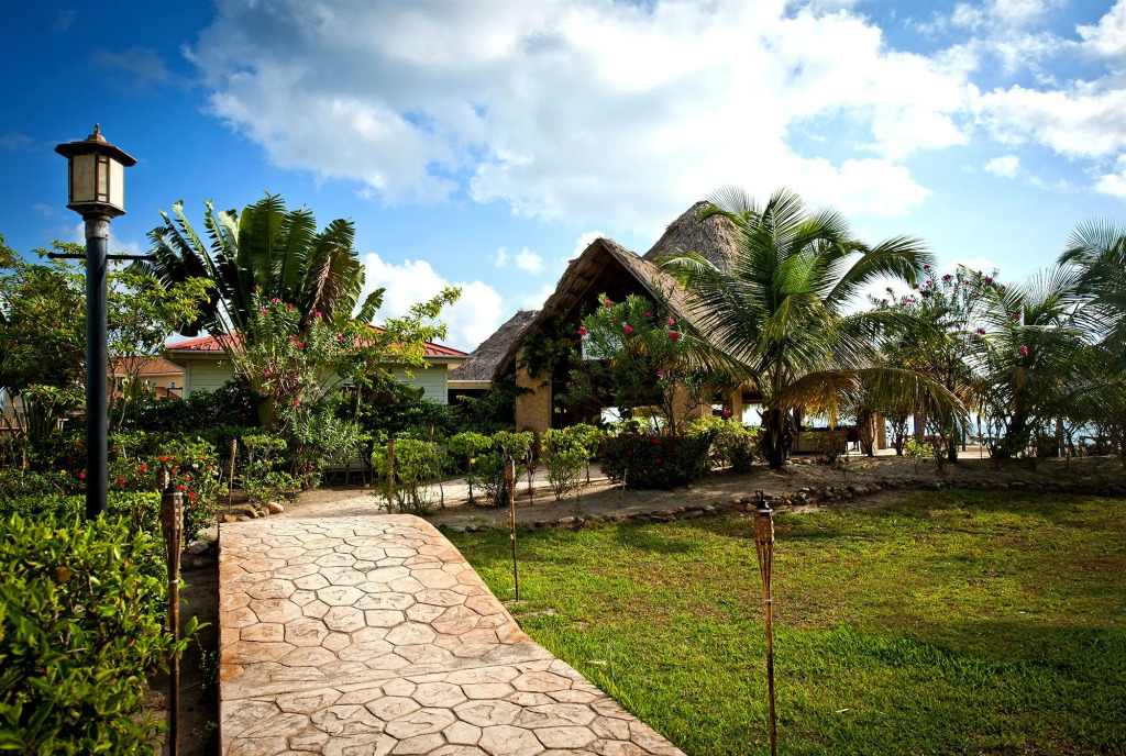 Hopkins Bay Belize a MuyOno Resort