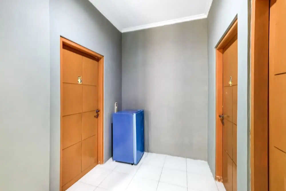 RedDoorz Syariah Near Tugu Gentan Jakal
