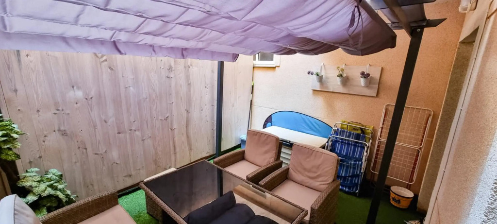 Cozy apartment 200m from the beach
