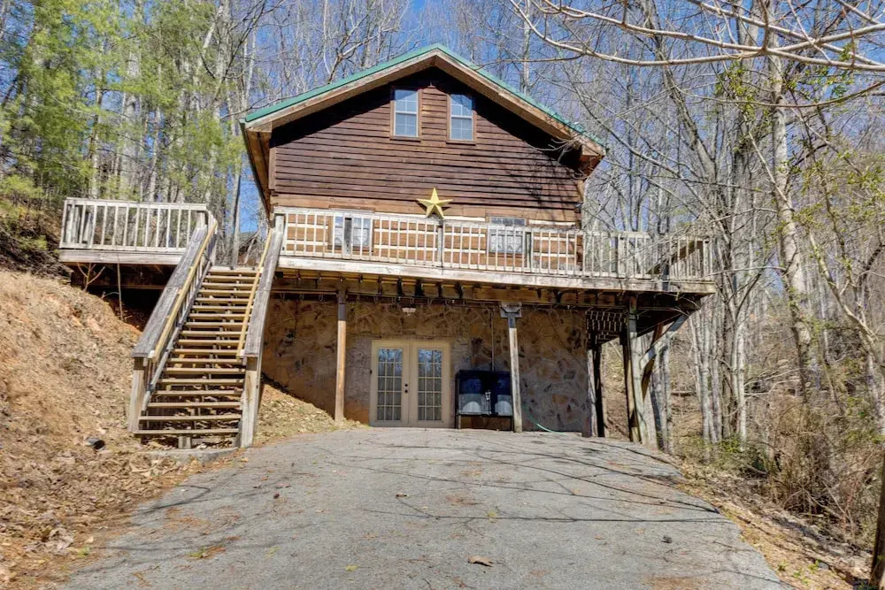 Private Hot Tub & Game Room: Mountain Retreat!