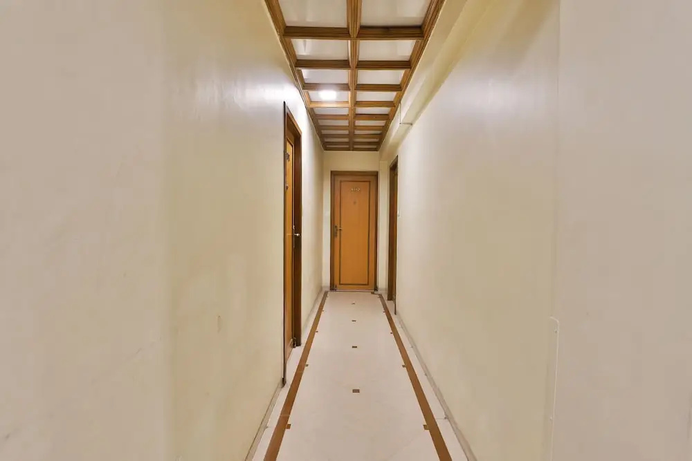 OYO 23337 Flagship Ashram Road