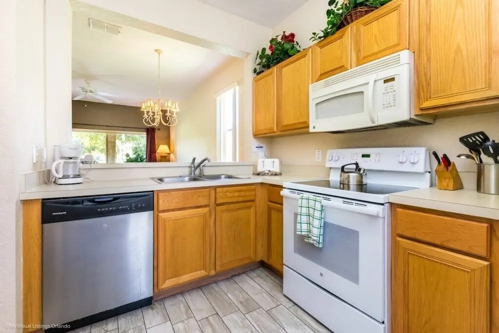 2735calab 4 Bedroom Townhouse