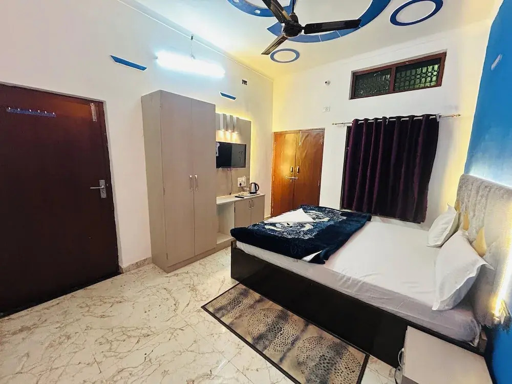 Divya darshan stay, 150m from Ram janam bhoomi ayodhya