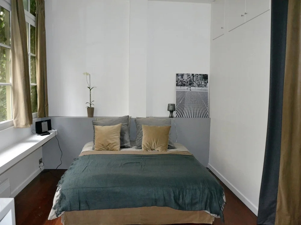 Modern Apartment in Île-de-france With Private Terrace