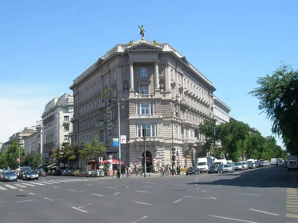 Andrassy2 Apartment - fireplace, A/C, free Wifi, city centre