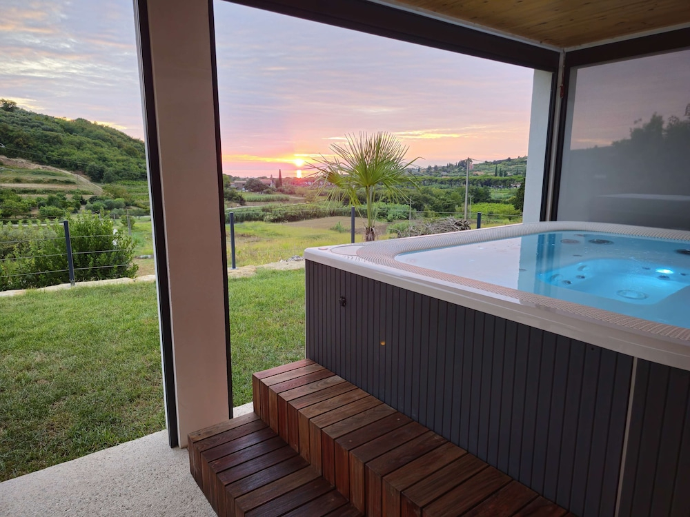 Sea View Apartment Mirjam
