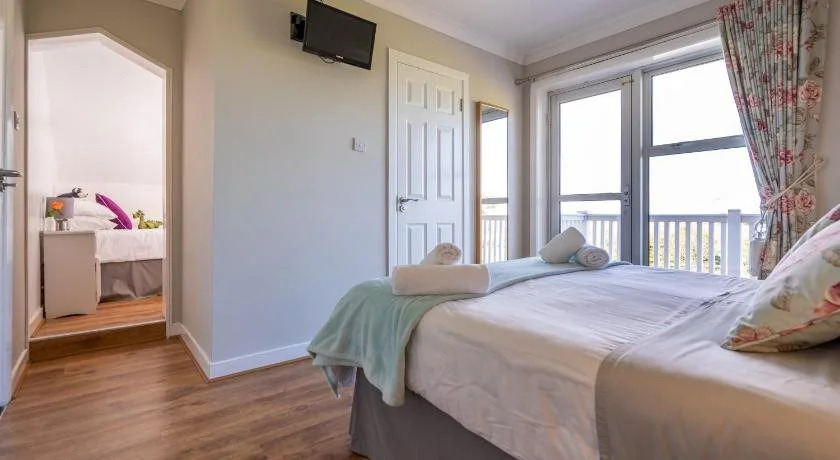 Coral Gables Guesthouse & Campsite