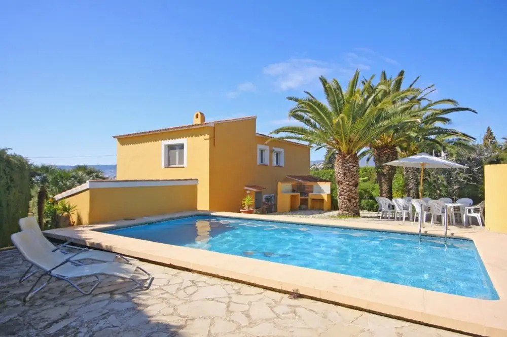 Villa - 5 Bedrooms with Pool and WiFi - 105012