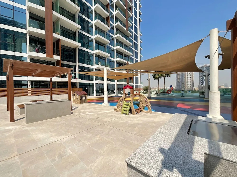 HiGuests - Park Gate Residence Tower C