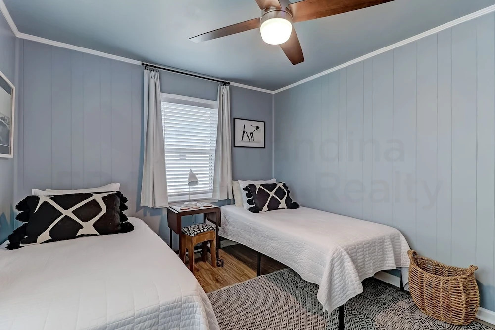 343 N Fletcher Ave B-upstairs 3 Bedroom Home by Redawning