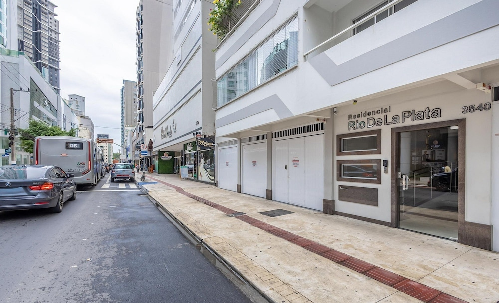 Comfort and Convenience 350 Meters From the sea in Balneario Camboriu - Rlps