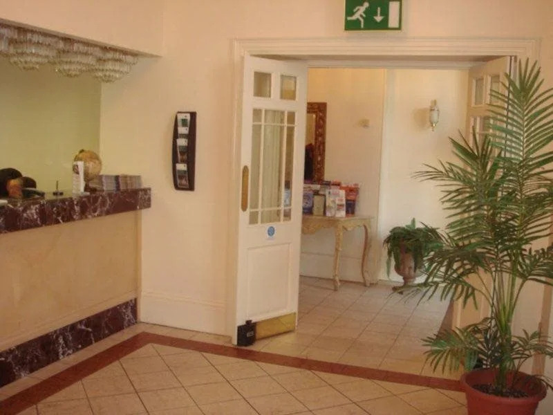 Derby Hotel Kensington