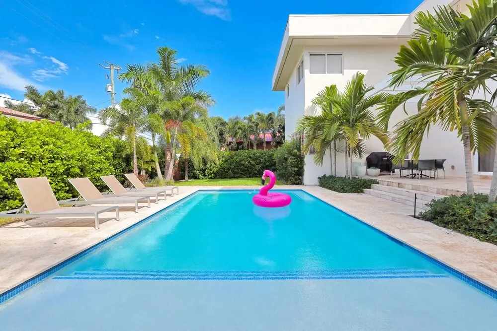 Luxurious Beach Retreat w/ Heated Pool&basketball
