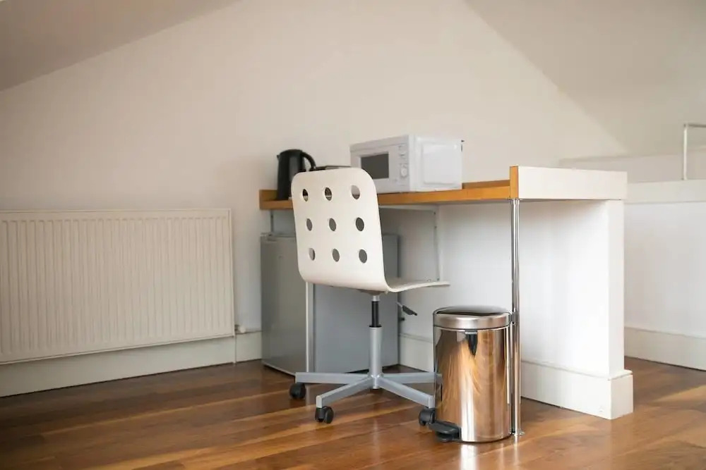 Modern Studio With Private Terrace - Swiss Cottage