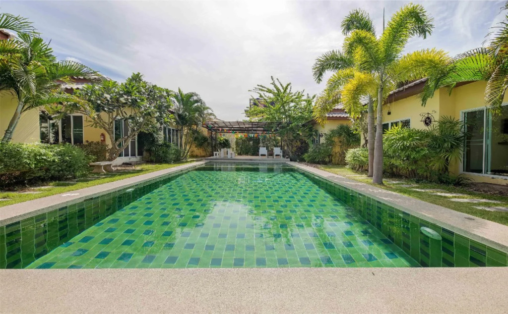 Paradee Resort Hua-Hin