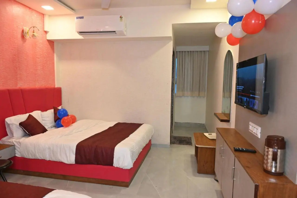Hotel Avadh Palace, Subhash Bridge, RTO Circle, Ahmedabad