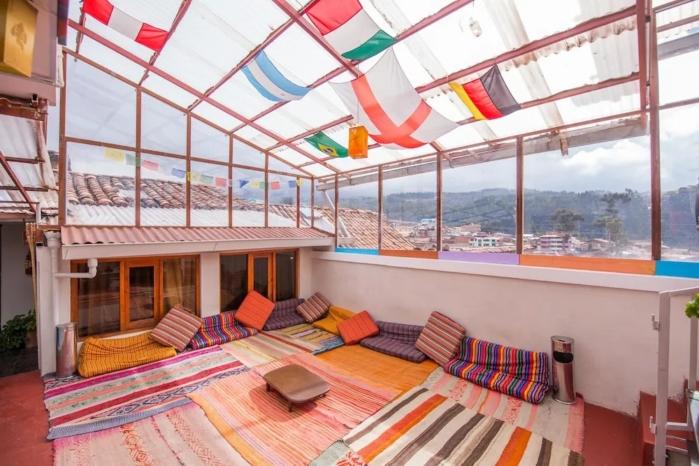 Tupackers Hostel