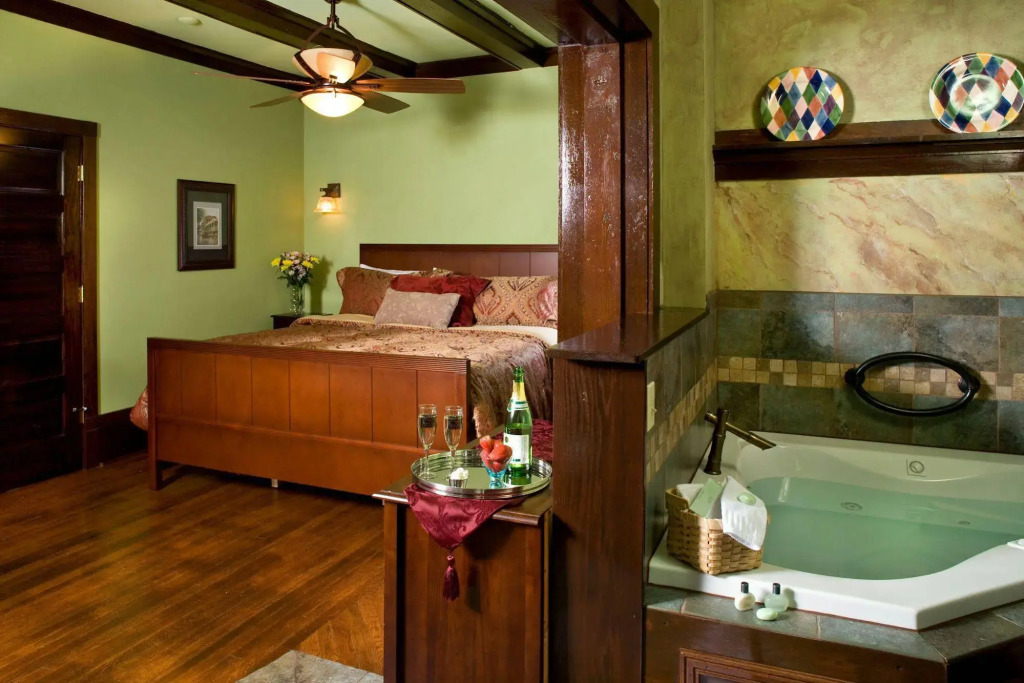 Hilltop Manor B&B
