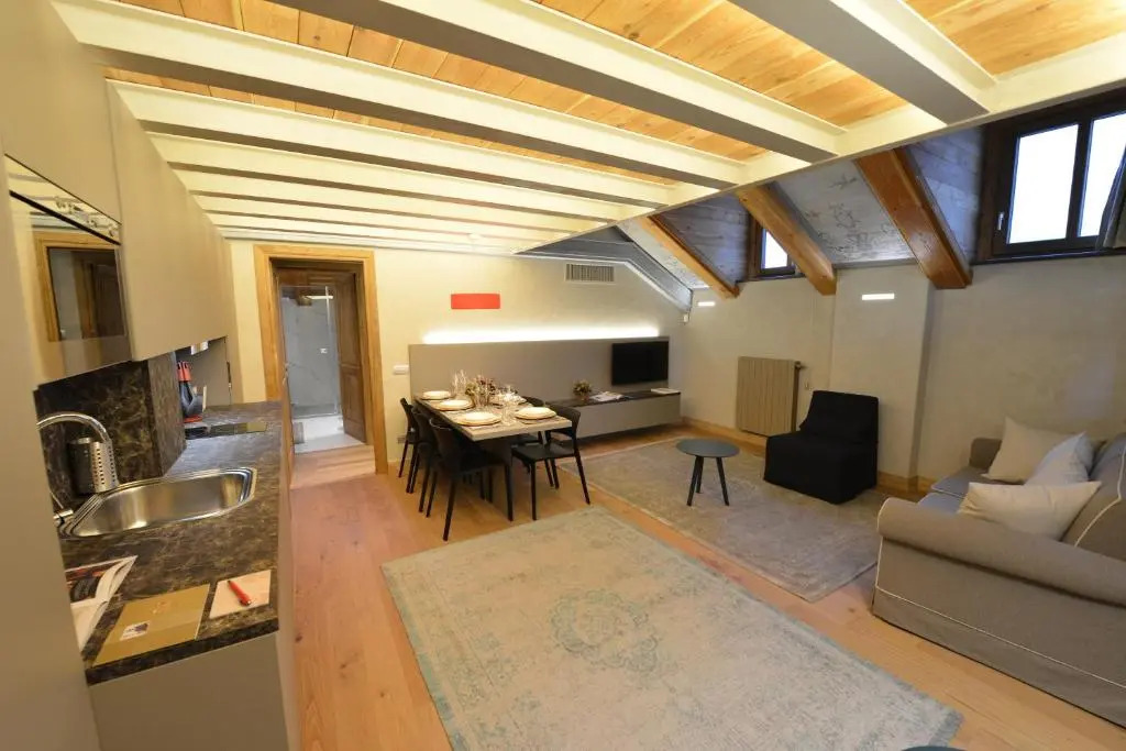 Le Reve Charmant Apartments - Via SantOrso,2