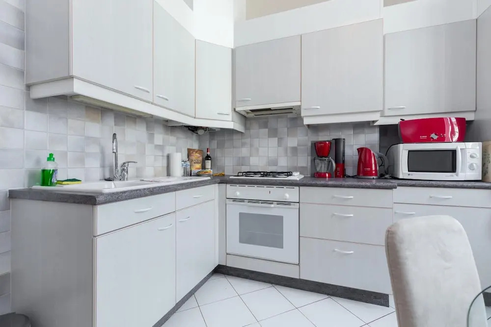 Three Bedroom two Bathroom Apartment in Center of Cannes on Quiet Street Minutes From the Palais - 2002