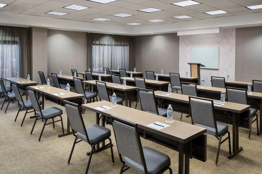 Fairfield Inn & Suites by Marriott Newark Liberty International Airport