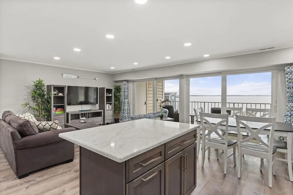 Thunder Island 133c 2 Bedroom Condo by RedAwning