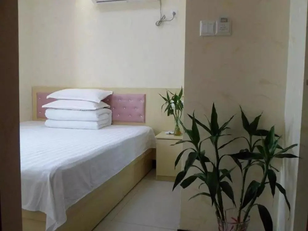 Jintaohong Taoyuan Hotel