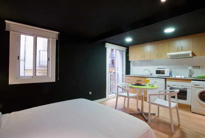 Apartamentos Colón 3000