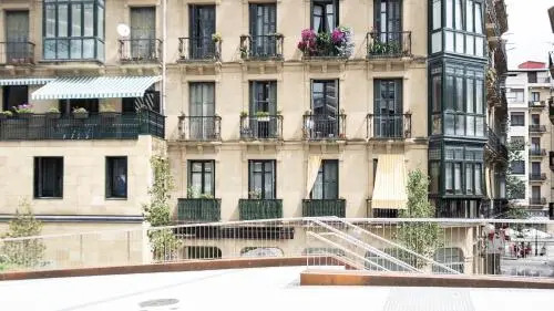 Central Luxury- SSHousing