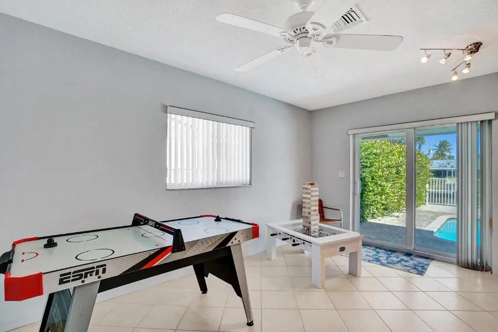 NEW Waterfront Dream 4br Pool House Boat Deck