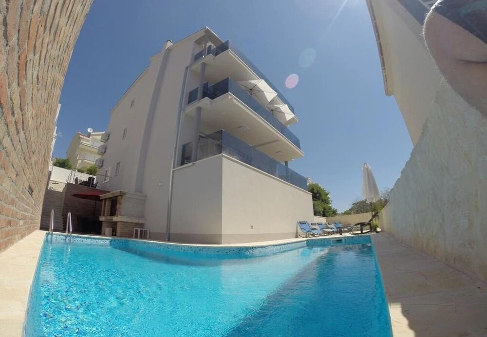Marinela - With Pool - A2